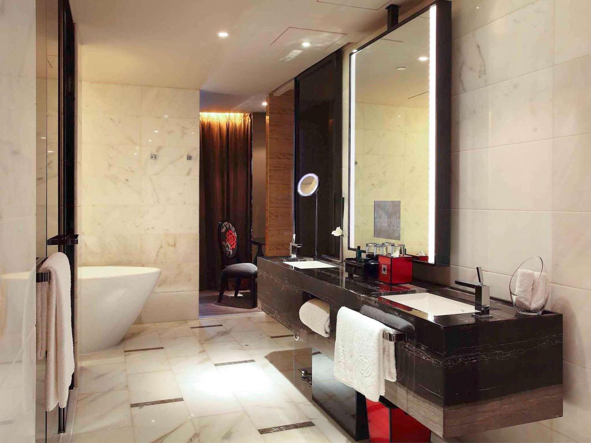 Sofitel Sunrich Hotel